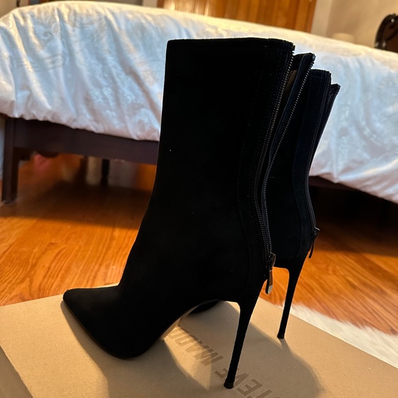 Black Suede Steve Madden Lanae bootie - Picture 3 of 6